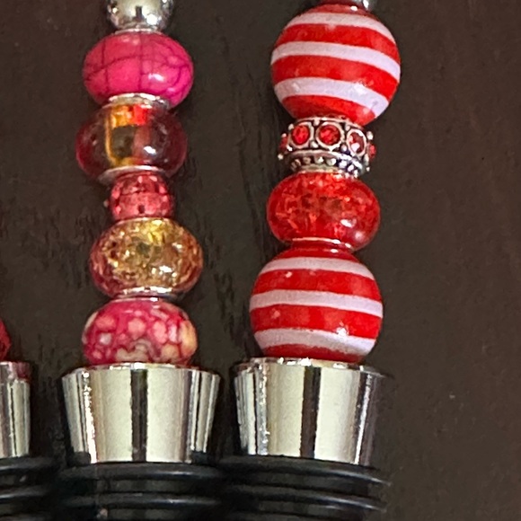 Set of 4 New Wine Stoppers - Picture 2 of 3